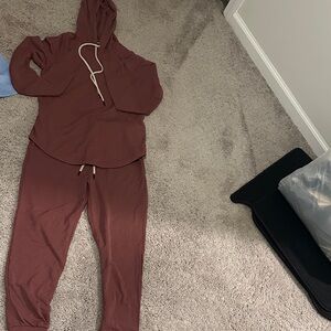 The North Face Hoodie & Jogger Set - Deep Brick